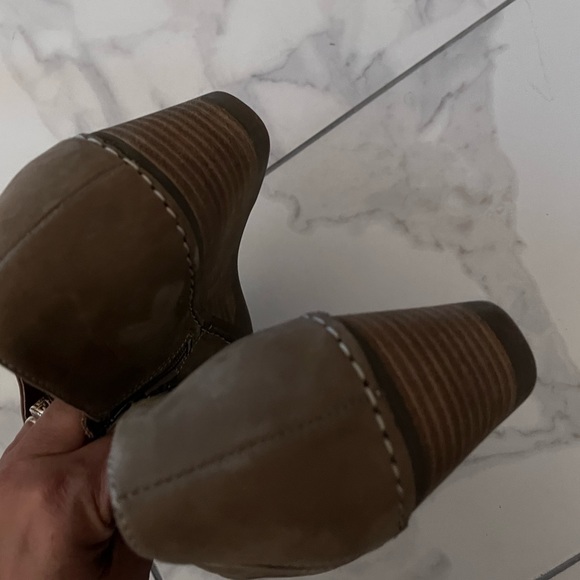 DANSKO soft tan leather wedge ankle booties - Picture 9 of 12